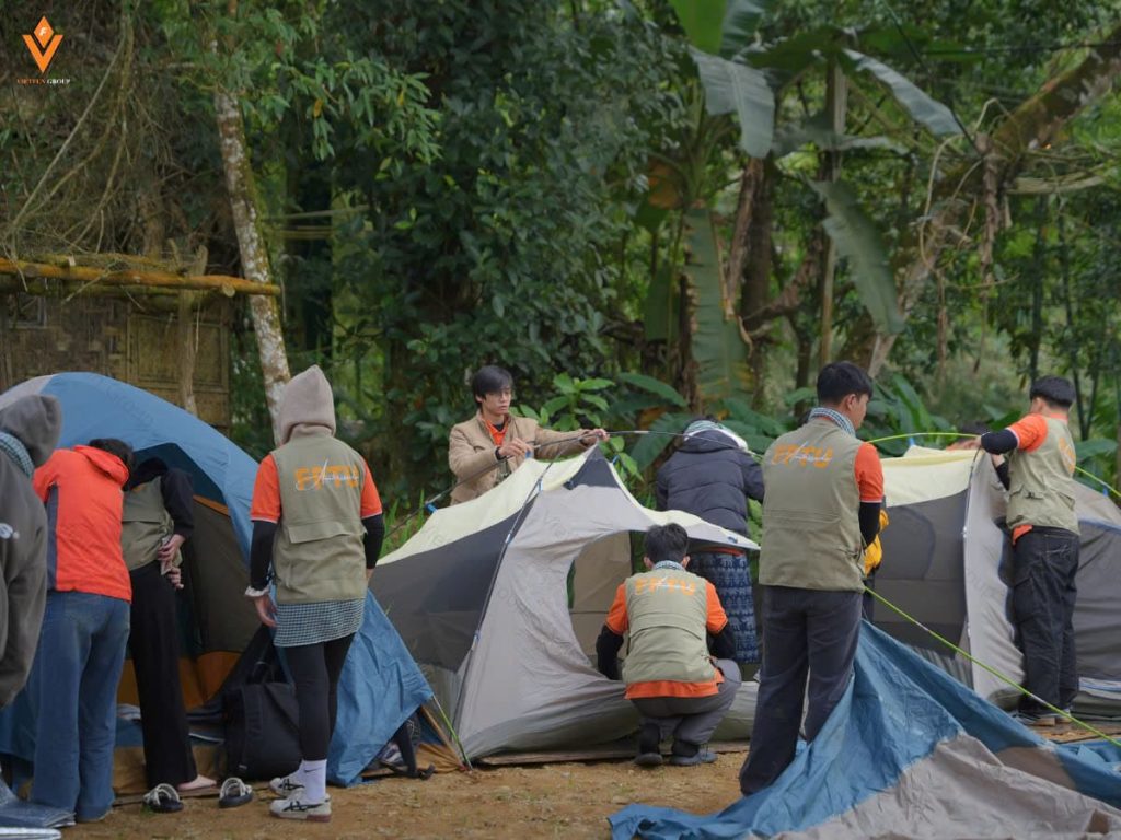 Trekking tại Đông Giang - chương trình Leadership Training 2025 Đại học FPT 