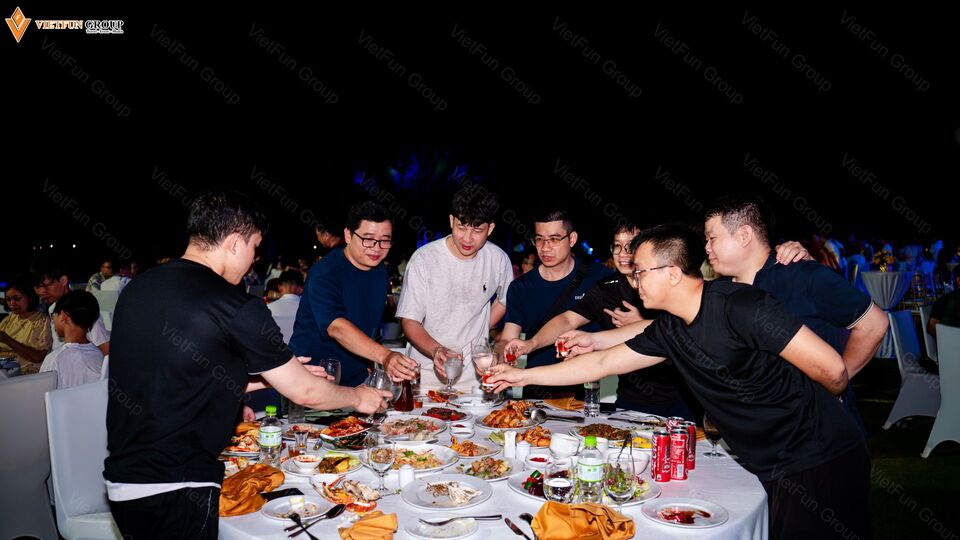 Company-trip-va-gala-dinner-MB-2025