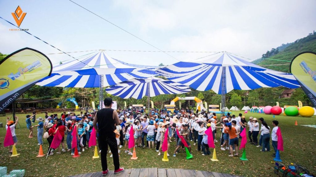 To-chuc-teambuilding-cho-doanh-nghiep-2025